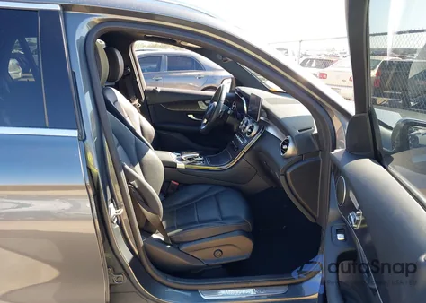 2018 Mercedes-Benz Glc 300 z USA, uszkodzony, nr VIN WDC0G4JB6JV062133